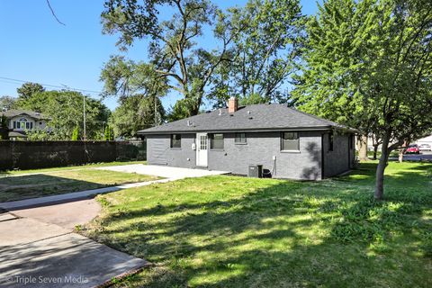 Tiny photo for 8053 Newland Avenue, Burbank, IL 60459 (MLS # 12493108)