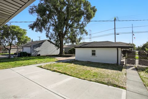 Tiny photo for 8053 Newland Avenue, Burbank, IL 60459 (MLS # 12493108)
