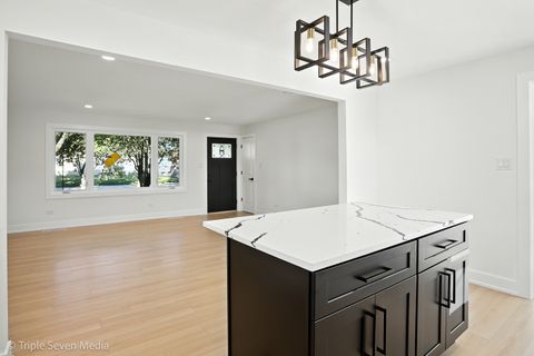 Tiny photo for 8053 Newland Avenue, Burbank, IL 60459 (MLS # 12493108)
