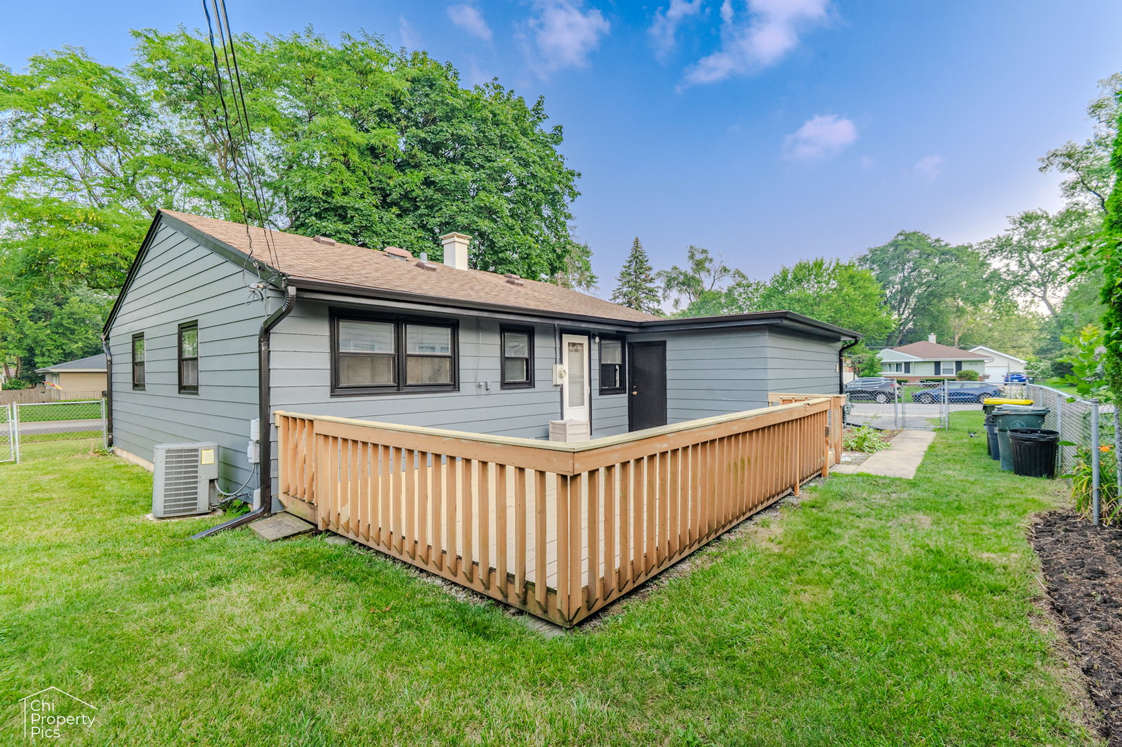 2100 Martin Lane
