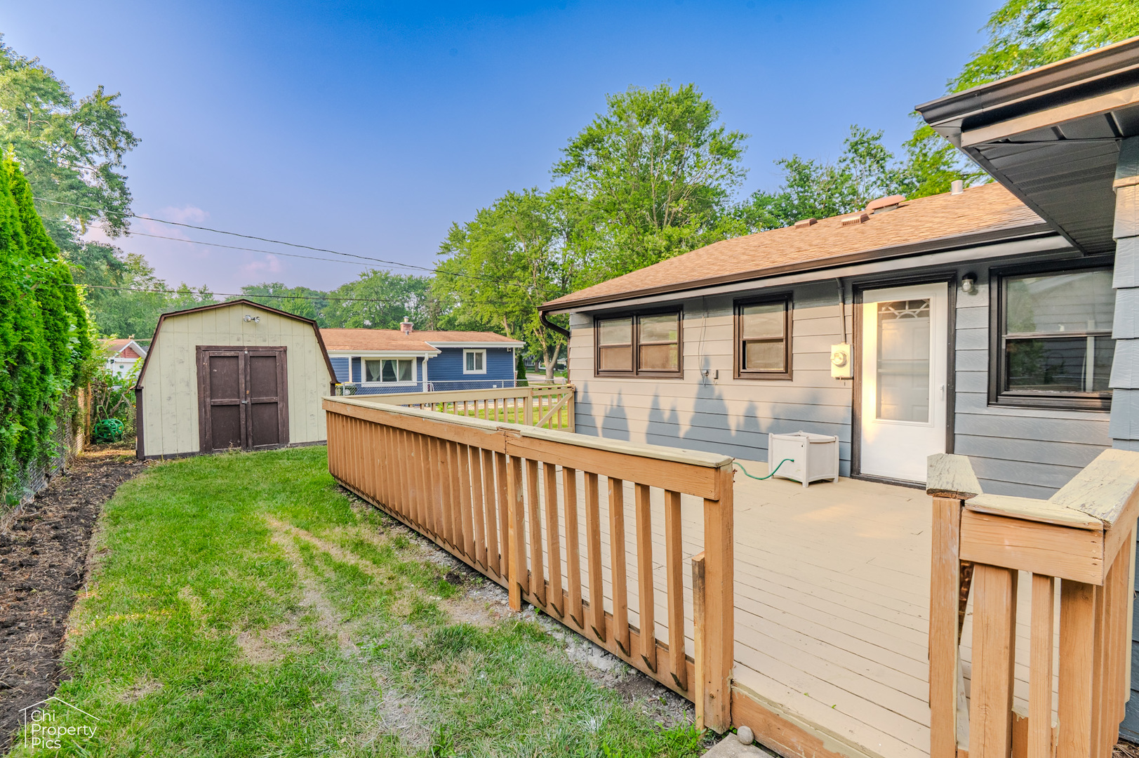 2100 Martin Lane