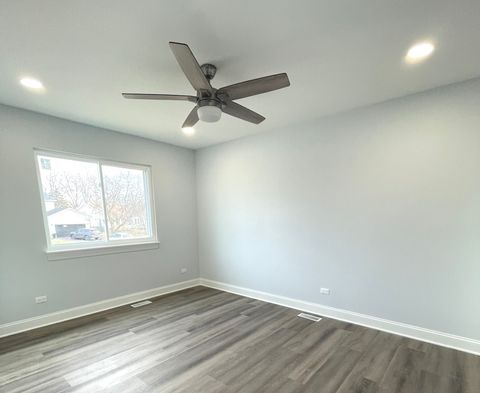 Tiny photo for 2100 Lloyd Avenue, Lombard, IL 60148 (MLS # 12413166)