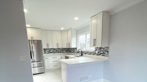 Tiny photo for 2100 Lloyd Avenue, Lombard, IL 60148 (MLS # 12413166)