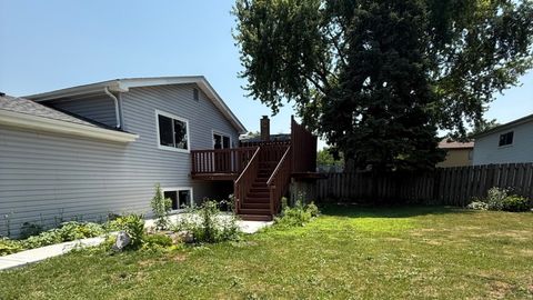 Tiny photo for 2100 Lloyd Avenue, Lombard, IL 60148 (MLS # 12413166)