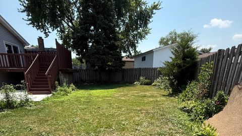 Tiny photo for 2100 Lloyd Avenue, Lombard, IL 60148 (MLS # 12413166)
