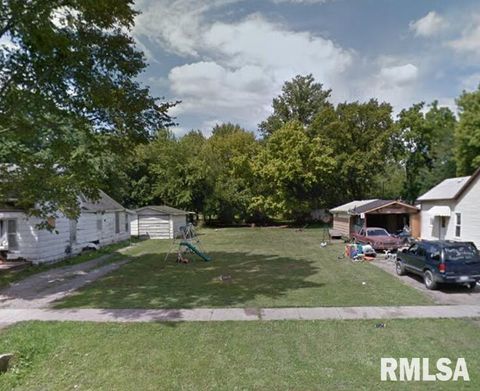 209 S WALNUT Street Duquoin IL 62832
