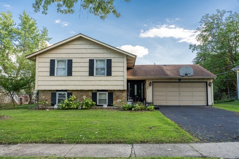 Photo of 33 Jacobsen Avenue, Glendale Heights, IL 60139 (MLS # 12738359)