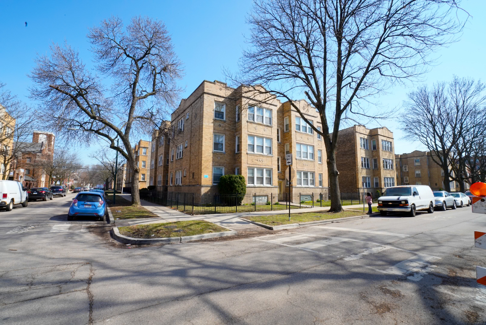 4457 N CENTRAL PARK Avenue 3