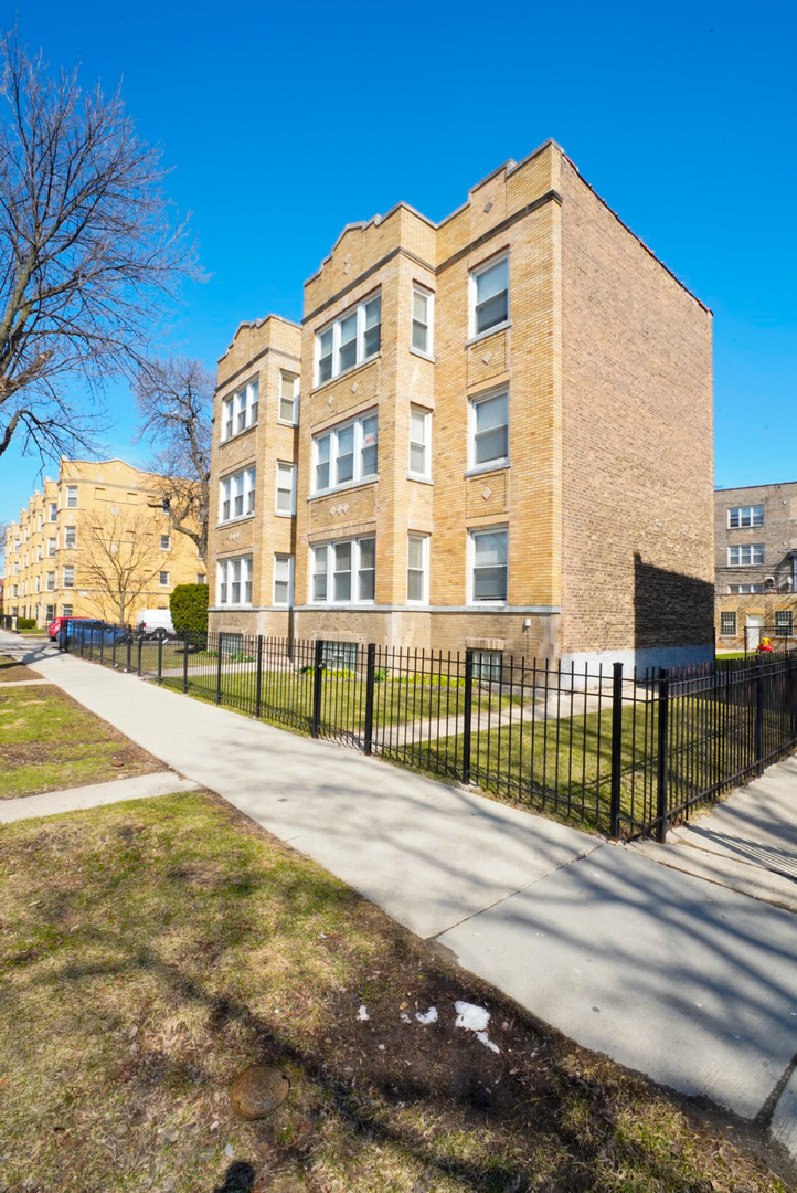 4457 N CENTRAL PARK Avenue 3