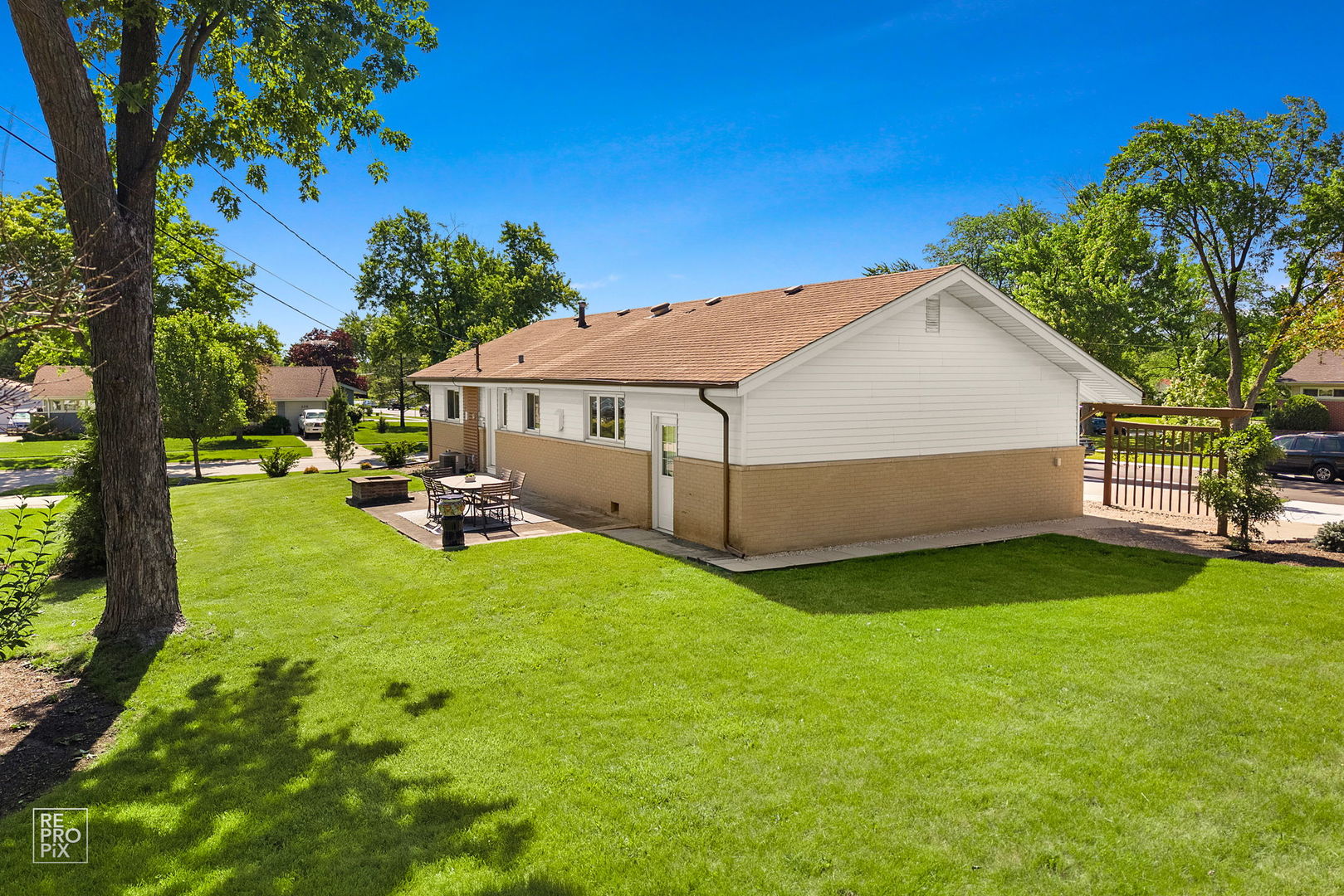 580 NEWARK Lane
