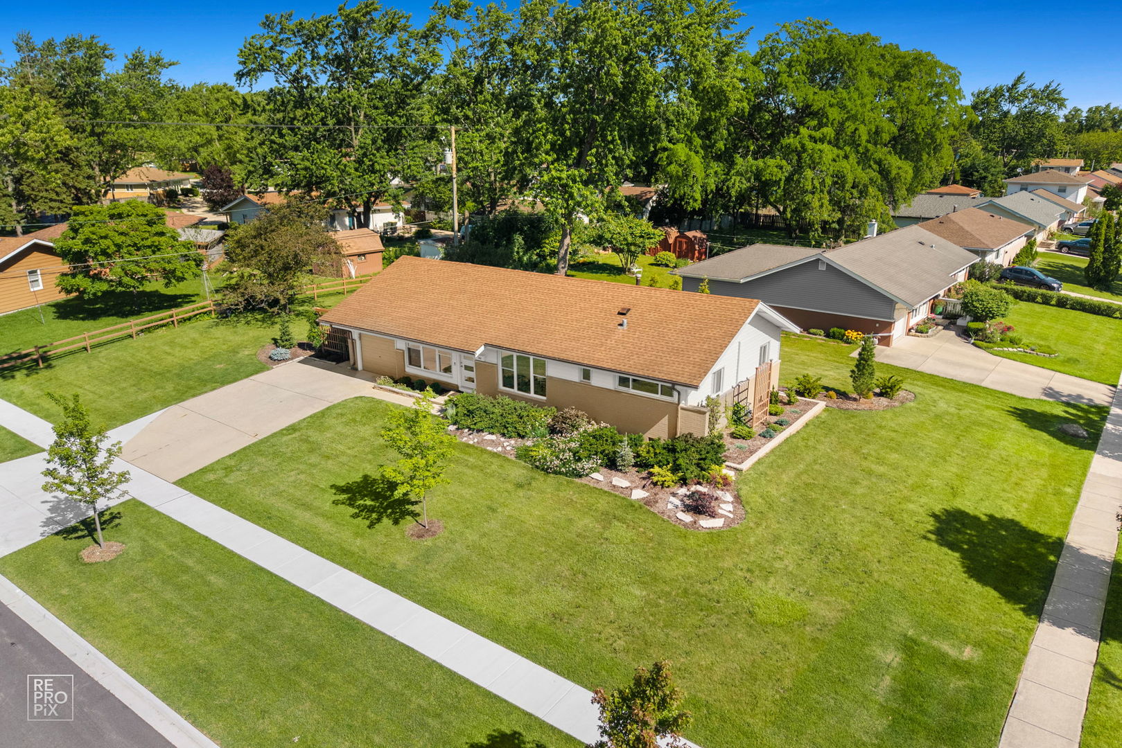 580 NEWARK Lane