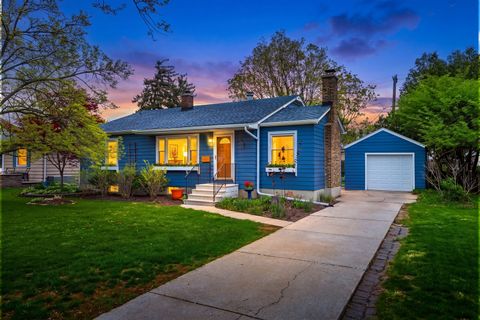 Photo of 826 N Main Street, Naperville, IL 60563 (MLS # 12627531)