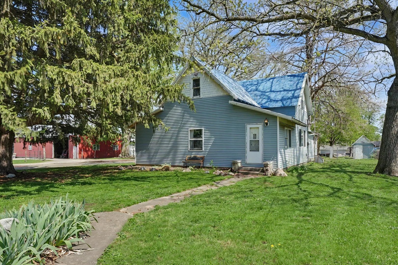 707 N Gray Street