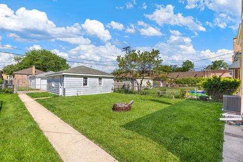 Tiny photo for 1618 Gunderson Avenue, Berwyn, IL 60402 (MLS # 12636547)