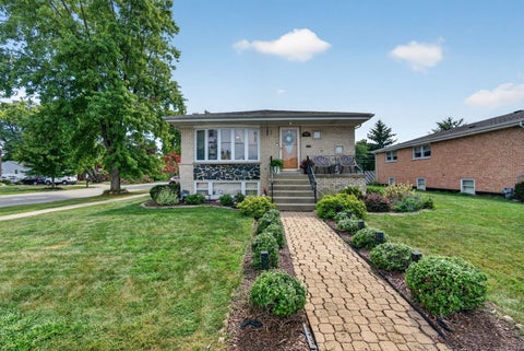 Photo of 7001 W 81st Street, Burbank, IL 60459 (MLS # 12747162)