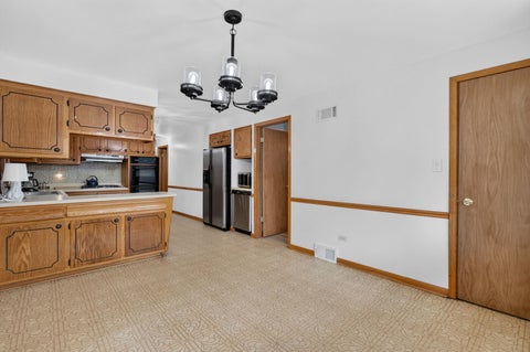 Tiny photo for 7001 W 81st Street, Burbank, IL 60459 (MLS # 12747162)