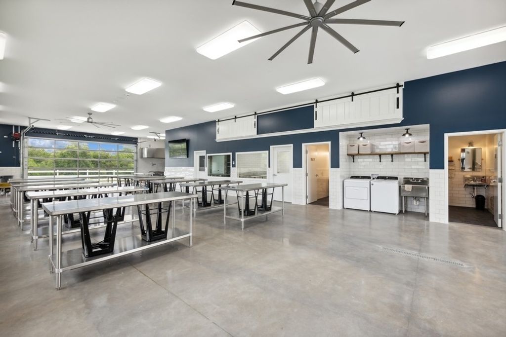 listing image 84