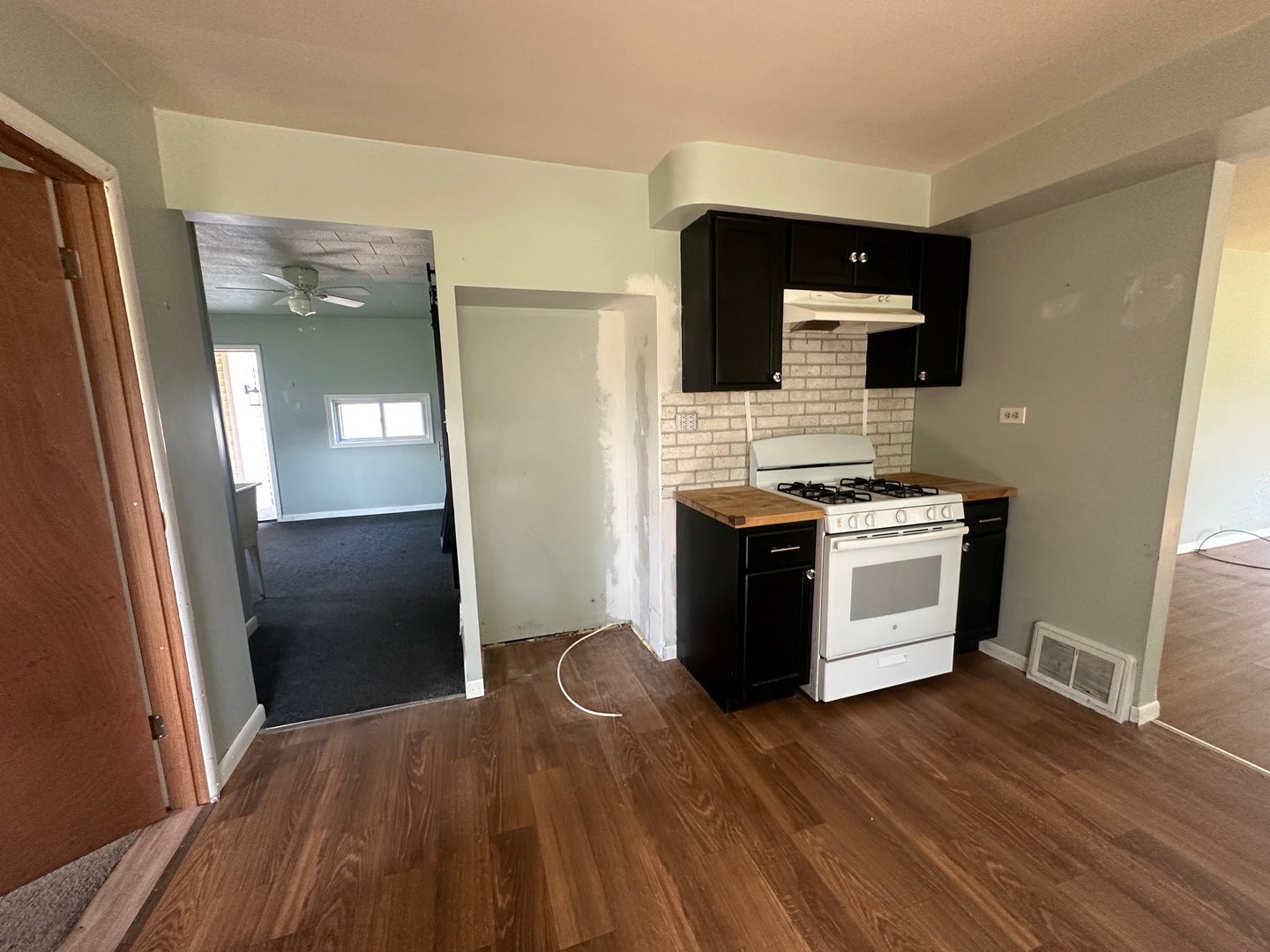415 W Livingston Road