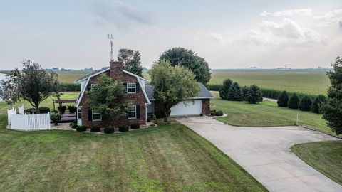 Tiny photo for 35588 2300 N Avenue, Mendota, IL 61342 (MLS # 12449774)