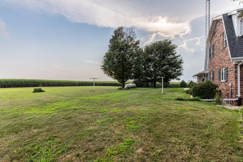 Tiny photo for 35588 2300 N Avenue, Mendota, IL 61342 (MLS # 12449774)