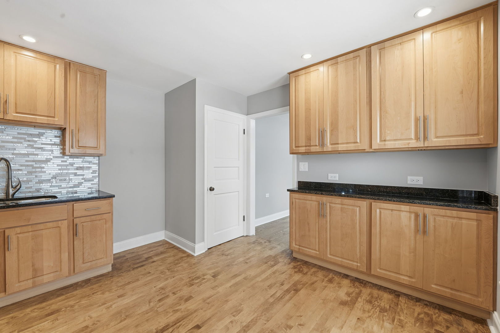 1220 N Hamlin Avenue