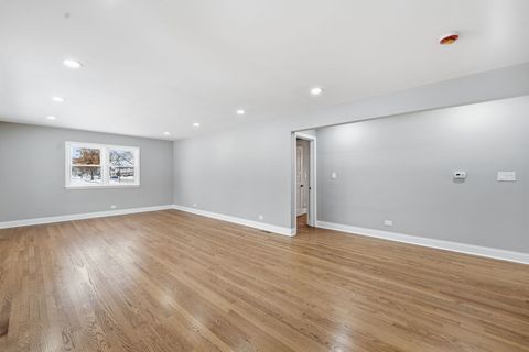 Tiny photo for 1220 N Hamlin Avenue, Park Ridge, IL 60068 (MLS # 12535792)