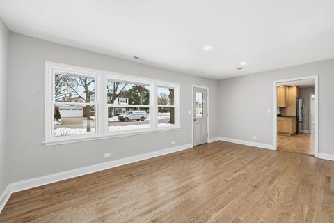 Tiny photo for 1220 N Hamlin Avenue, Park Ridge, IL 60068 (MLS # 12535792)
