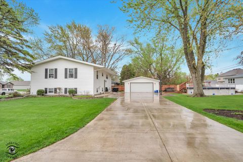 Tiny photo for 300 S Rathje Road, Peotone, IL 60468 (MLS # 12617119)