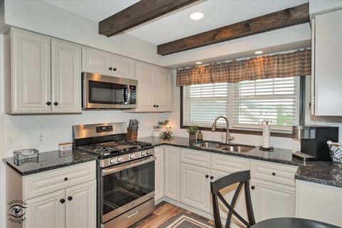 Tiny photo for 300 S Rathje Road, Peotone, IL 60468 (MLS # 12617119)