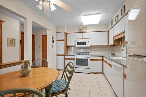 Tiny photo for 6755 N Milwaukee Avenue #404, Niles, IL 60714 (MLS # 12575305)