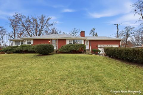 Photo of 515 Country Club Drive, McHenry, IL 60050 (MLS # 12584858)