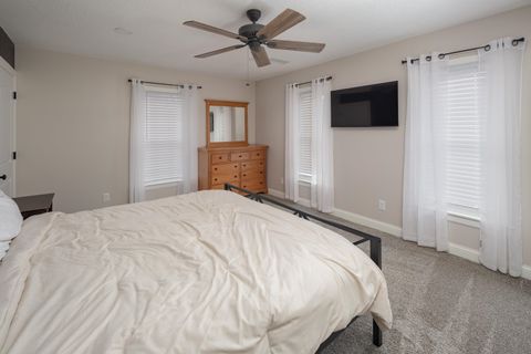 Tiny photo for 4230 Jersey Ridge Rd Road, Davenport, IA 52807 (MLS # 100000418)