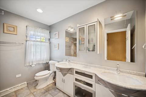 Tiny photo for 2130 Magnolia Lane, Highland Park, IL 60035 (MLS # 12666094)