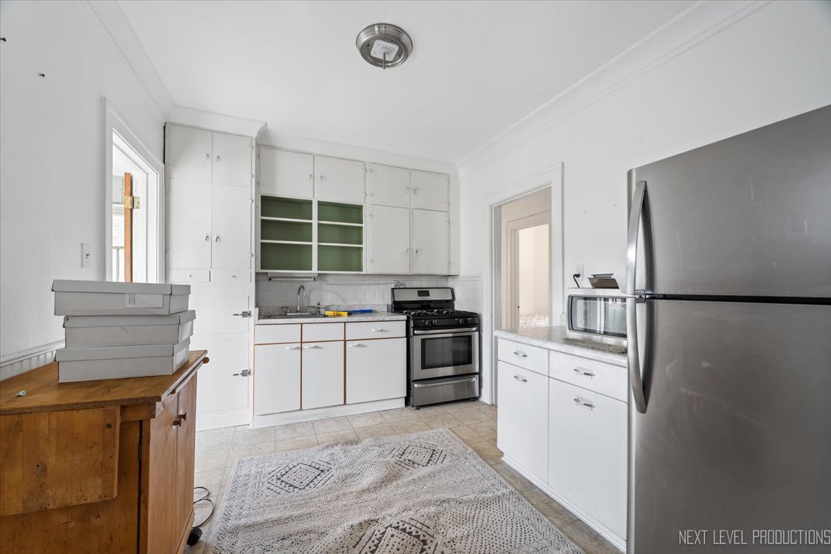 285 Hill Avenue