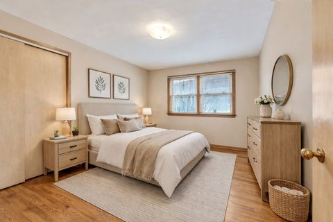 Tiny photo for 3005 Downing Avenue, Westchester, IL 60154 (MLS # 12588497)