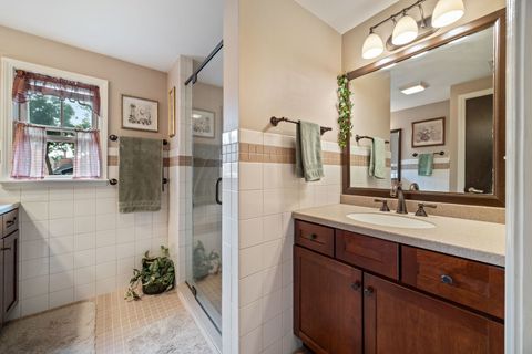 Tiny photo for 223 W Washington Boulevard, Lombard, IL 60148 (MLS # 12515616)