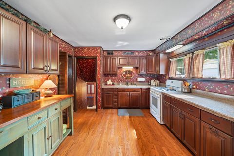 Tiny photo for 223 W Washington Boulevard, Lombard, IL 60148 (MLS # 12515616)