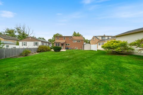 Tiny photo for 223 W Washington Boulevard, Lombard, IL 60148 (MLS # 12515616)