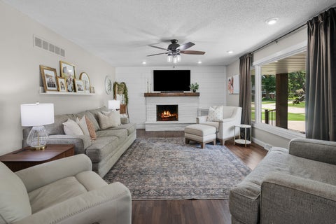 Tiny photo for 2414 E GARFIELD Street, Davenport, IA 52803 (MLS # 12728400)