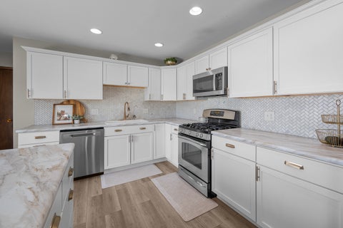 Tiny photo for 2414 E GARFIELD Street, Davenport, IA 52803 (MLS # 12728400)