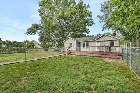 Tiny photo for 172 S Hossack Street, Seneca, IL 61360 (MLS # 12455895)