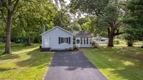 Tiny photo for 172 S Hossack Street, Seneca, IL 61360 (MLS # 12455895)