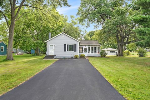 Tiny photo for 172 S Hossack Street, Seneca, IL 61360 (MLS # 12455895)