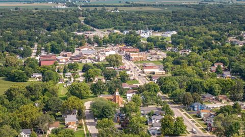 Tiny photo for 172 S Hossack Street, Seneca, IL 61360 (MLS # 12455895)