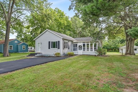 Photo of 172 S Hossack Street, Seneca, IL 61360 (MLS # 12455895)