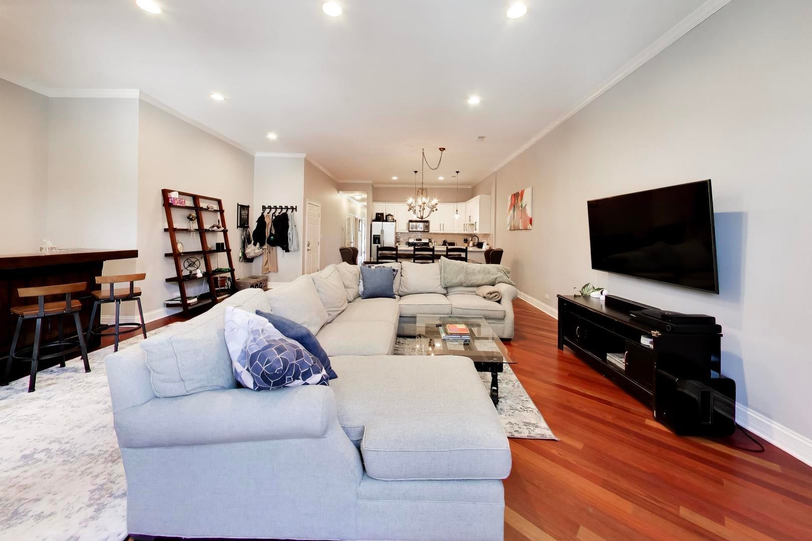 1353 W Grand Avenue 2
