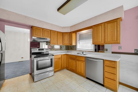 Tiny photo for 160 Chatham Lane, Roselle, IL 60172 (MLS # 12704734)