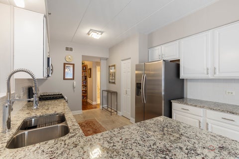 Tiny photo for 1705 Pavilion Way #407, Park Ridge, IL 60068 (MLS # 12758835)