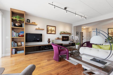 Tiny photo for 1705 Pavilion Way #407, Park Ridge, IL 60068 (MLS # 12758835)
