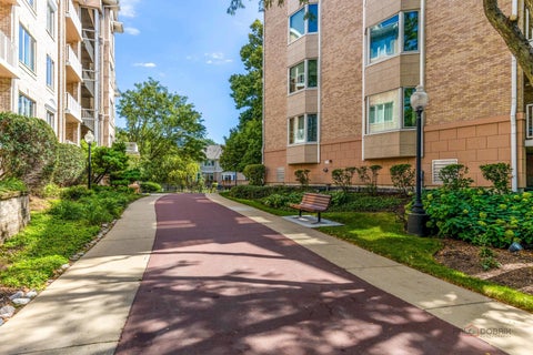 Tiny photo for 1705 Pavilion Way #407, Park Ridge, IL 60068 (MLS # 12758835)